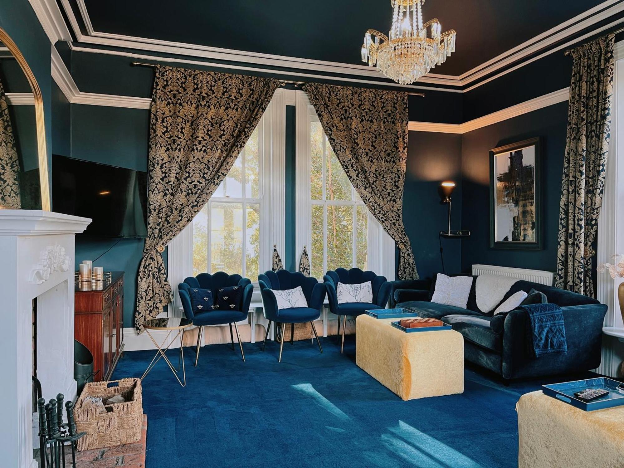 Exquisite 10 Bed Villa Hot Tub And Games Room Барнстапл Экстерьер фото