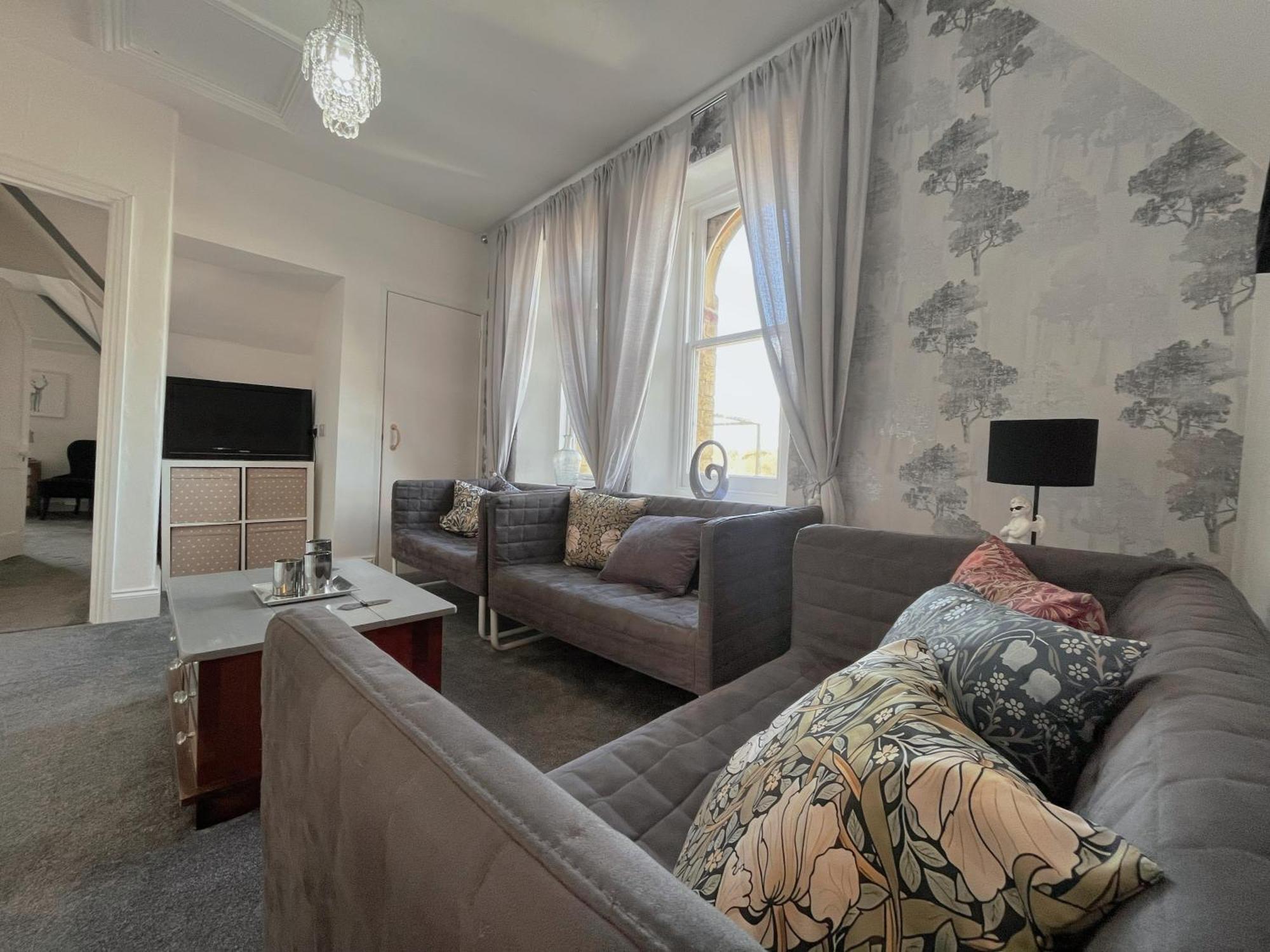 Exquisite 10 Bed Villa Hot Tub And Games Room Барнстапл Экстерьер фото