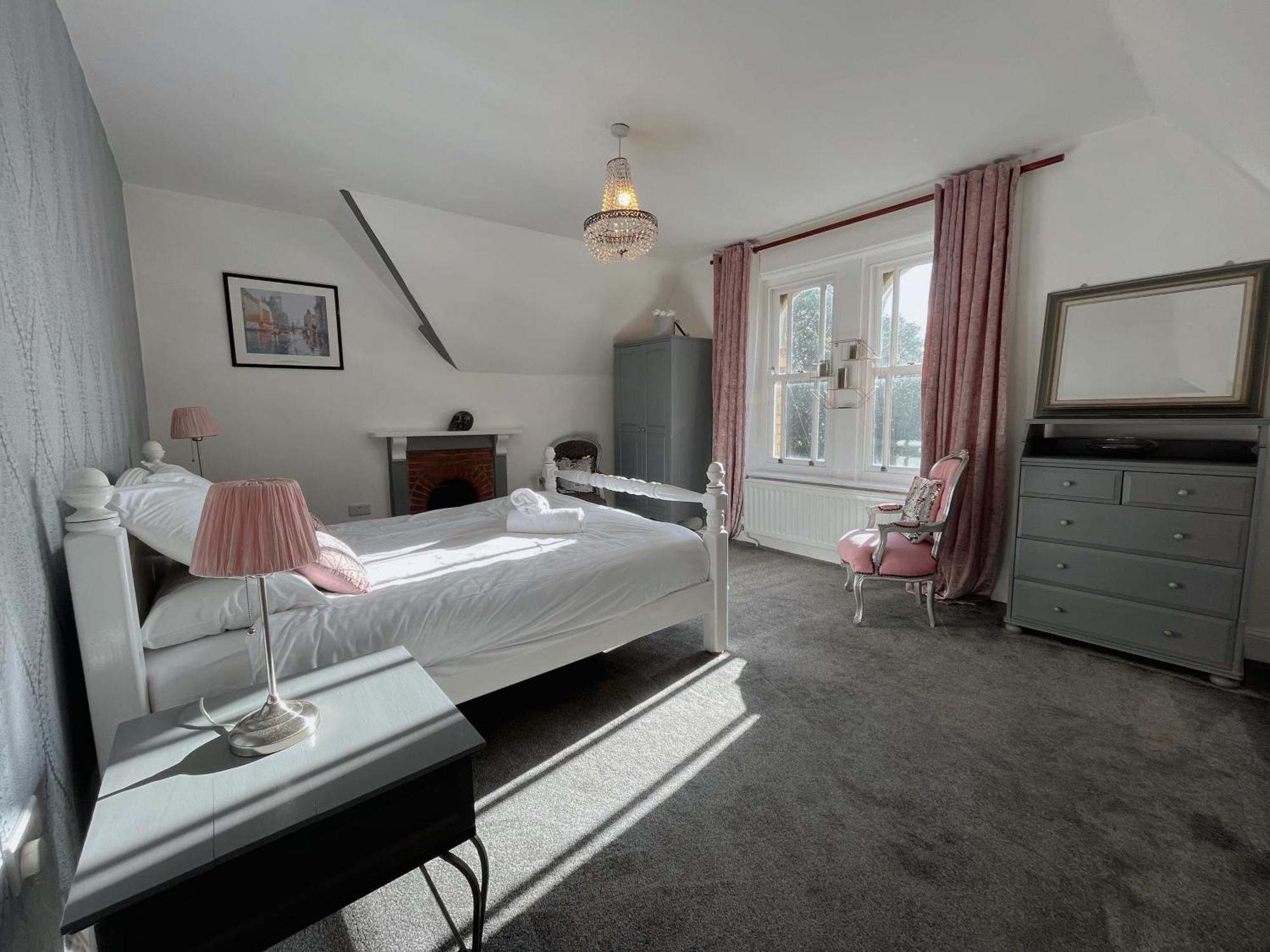 Exquisite 10 Bed Villa Hot Tub And Games Room Барнстапл Экстерьер фото