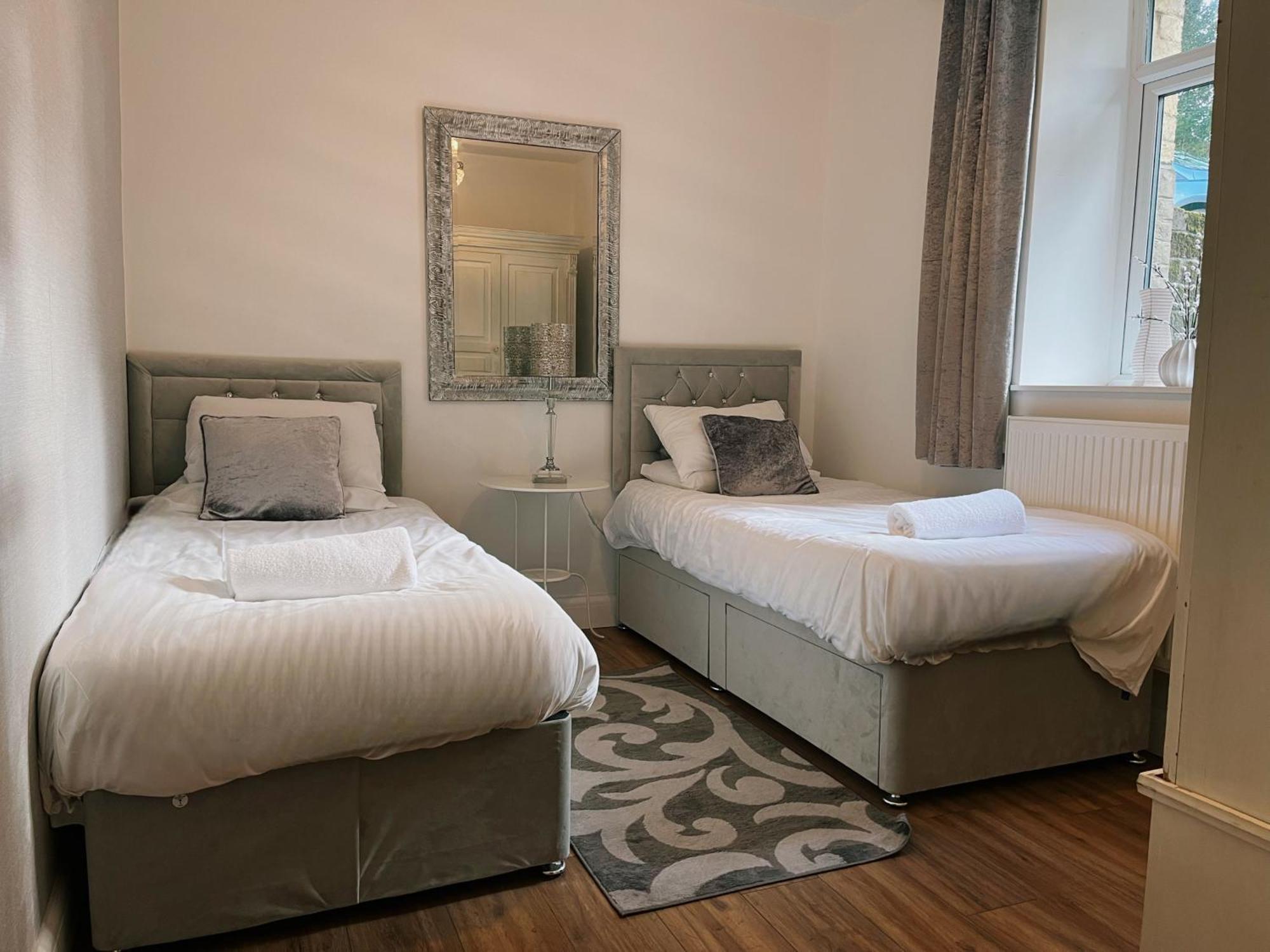 Exquisite 10 Bed Villa Hot Tub And Games Room Барнстапл Экстерьер фото